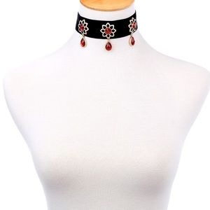 Flower Choker Necklace. Statement necklace.